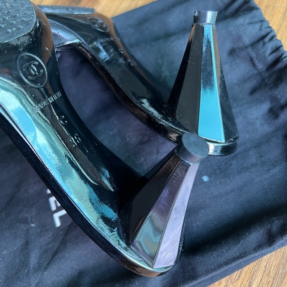 Chanel Camellia Open Toe Sandals - Picture 7 of 9